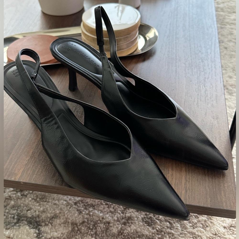 Women’s Black Pointed Toe Slingback Kitten Heels